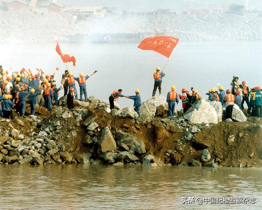 新中国70年来的变化(回顾中华人民共和国70年取得的伟大成就)